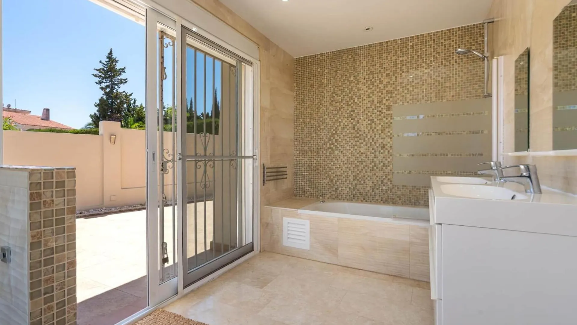 Luxurious 4 Bedroom Villa Casa Feliz Mijas